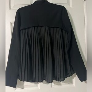 Blazer w/ unique pleated flowy back